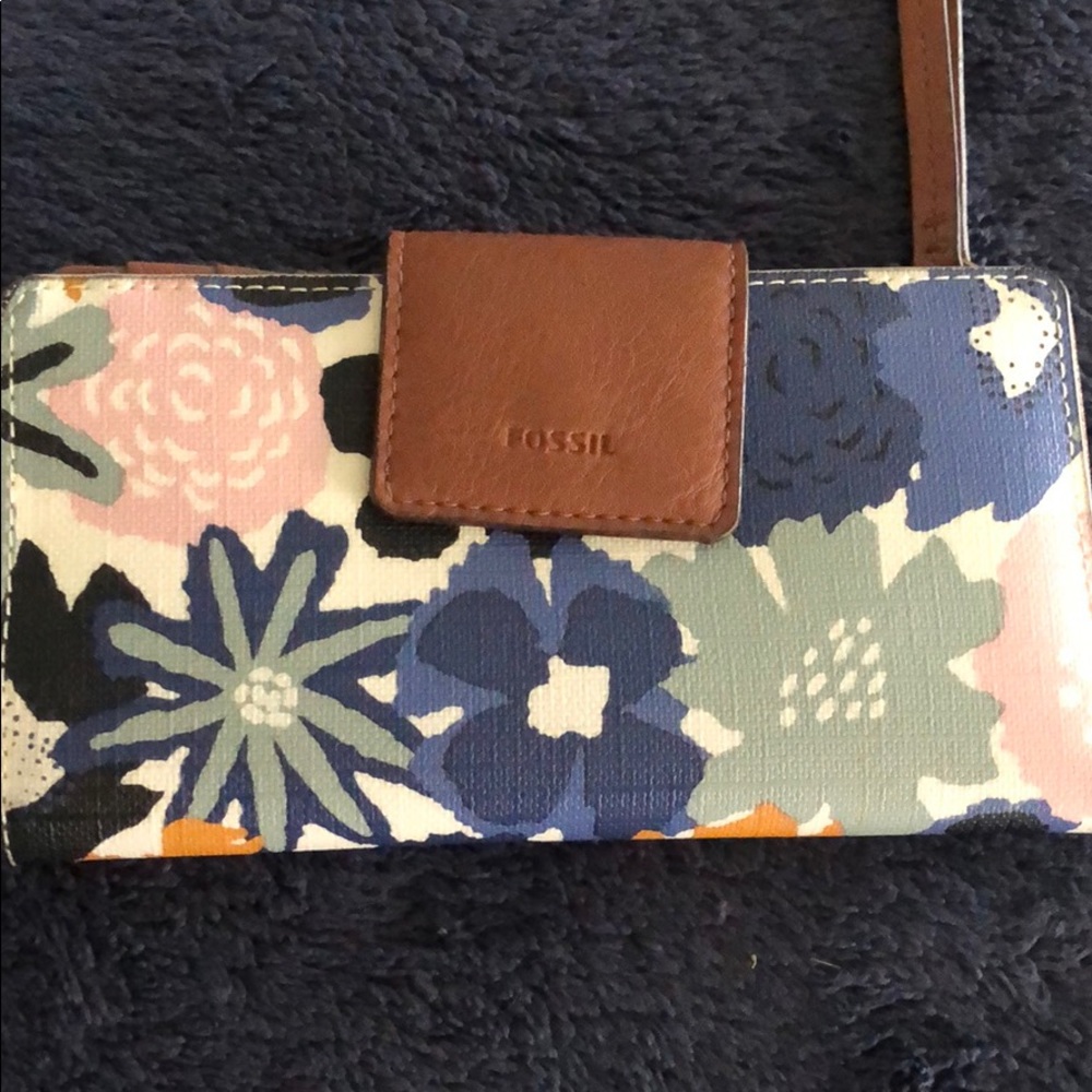 Spring fossil wallet